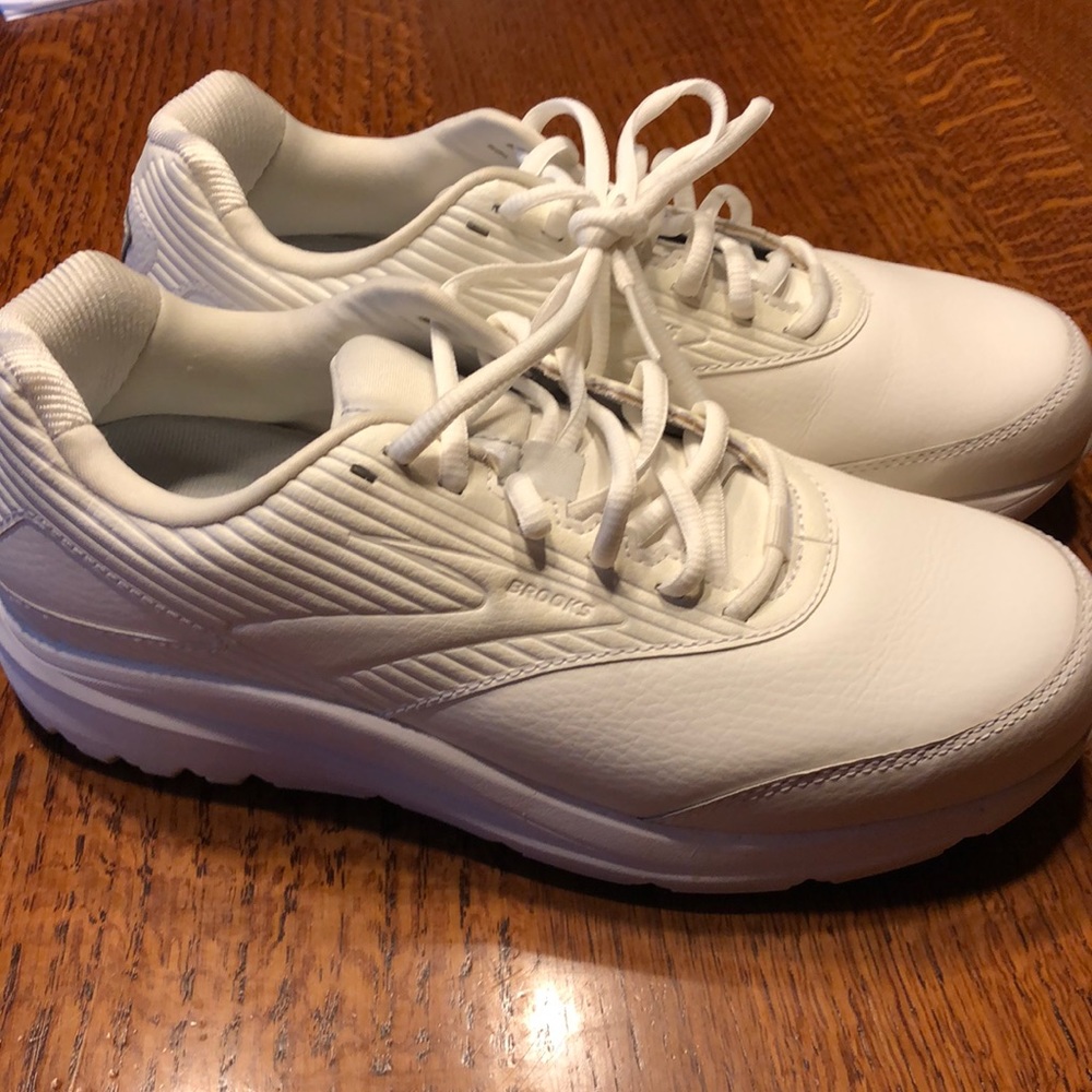 Brooks Addiction Walker Women's Size 10 Wide